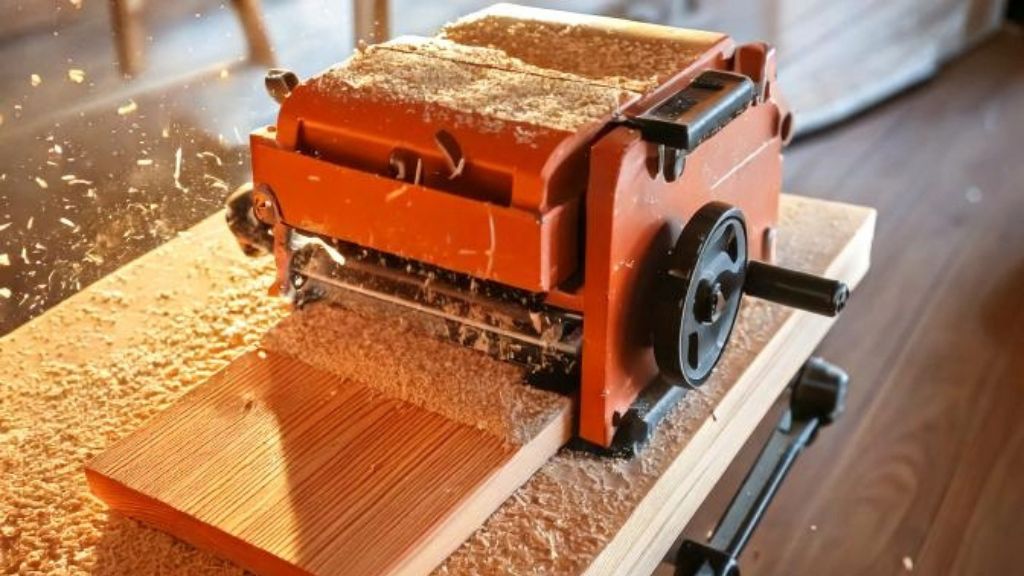 Can You Use A Thickness Planer Against The Grain